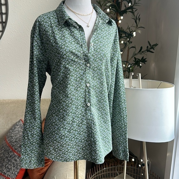 United colors of Benetton floral tiny print button down top SZ S - Picture 2 of 8